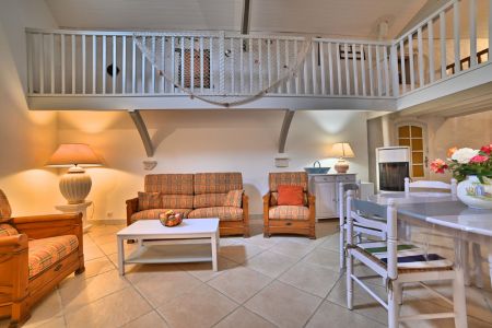 Charente Maritime Maison de Vacances Gîtes Les Mathes La Palmyre Le Fief des Roses Le Chai Salon Accueil
